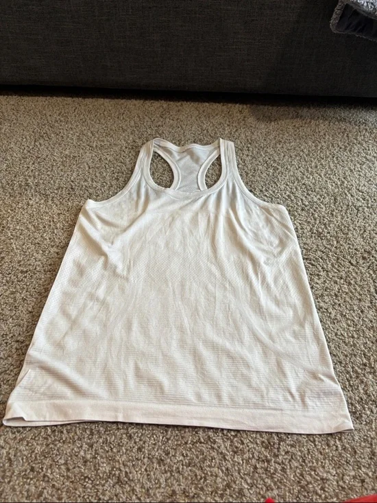 Lululemon Women’s White Racerback Tank Top - Picture 1 of 4
